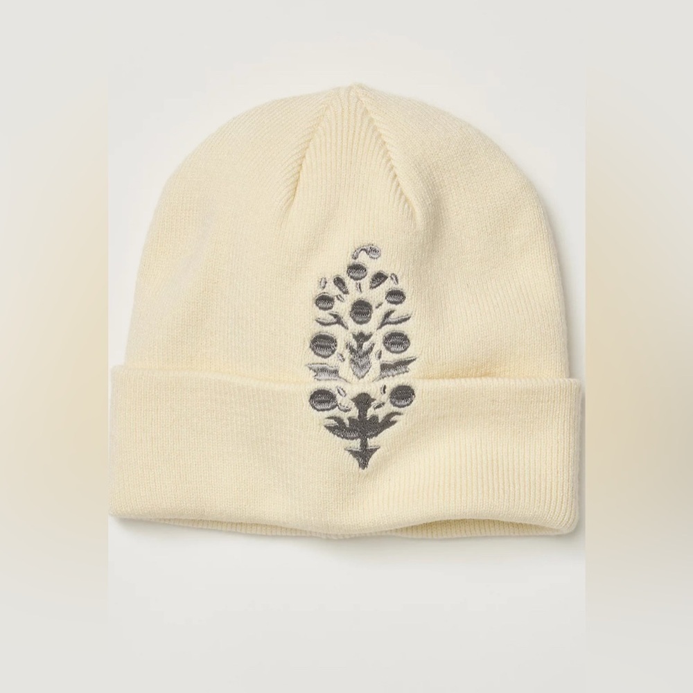 Free People Movement Iconic Beanie – Cream Silver – New with Tag